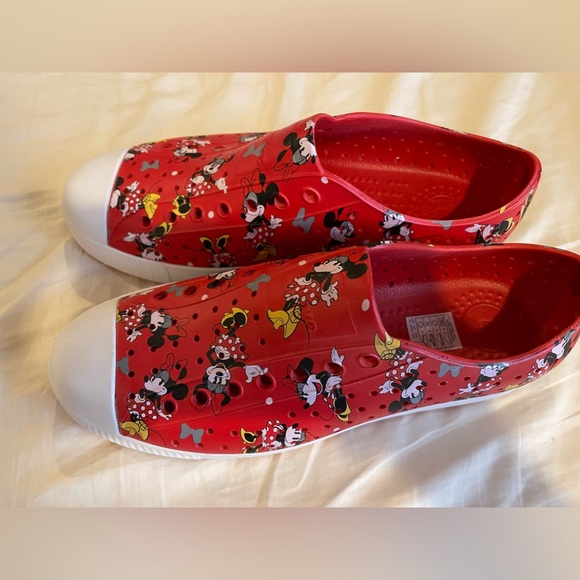 Brand New Native shoes Minnie Mouse - Picture 2 of 4